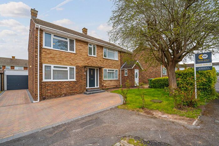 3 Bedroom Semi Detached House For Sale In Chartwell Grove, Sittingbourne, ME10