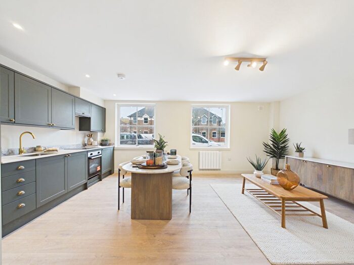 1 Bedroom Flat To Rent In High Street, Worthing, BN11