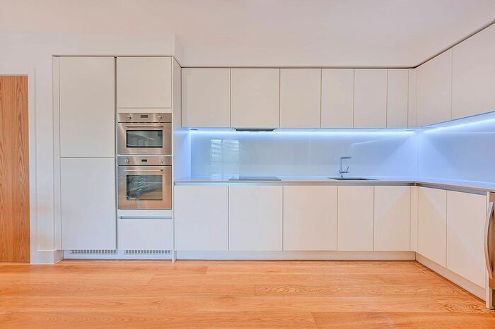 2 Bedroom Flat To Rent In Chiswick High Road, Chiswick, London, W4