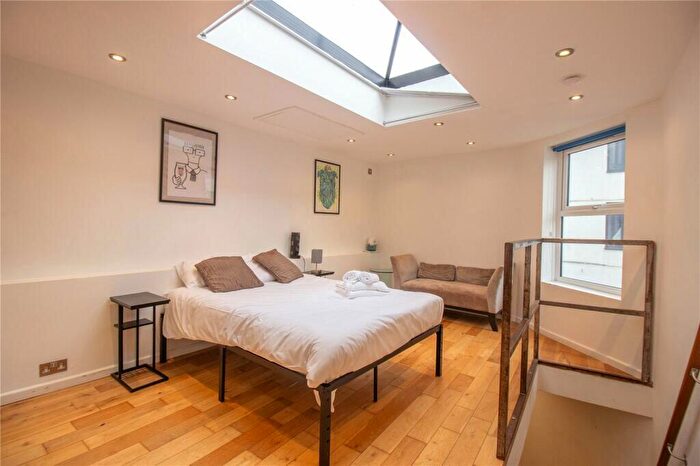 1 Bedroom End Of Terrace House For Sale In West Street, St. Philips, Bristol, Somerset, BS2