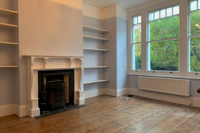 2 Bedroom Maisonette To Rent In Croxted Road, West Dulwich, London, SE21