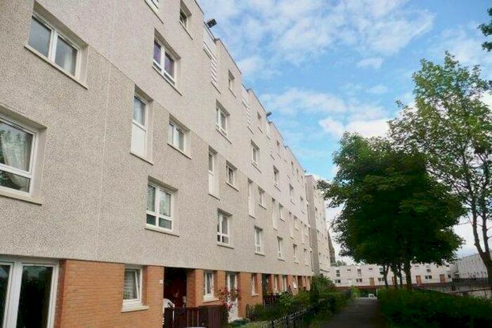 3 Bedroom Flat To Rent In Cumlodden Drive, Glasgow, G20