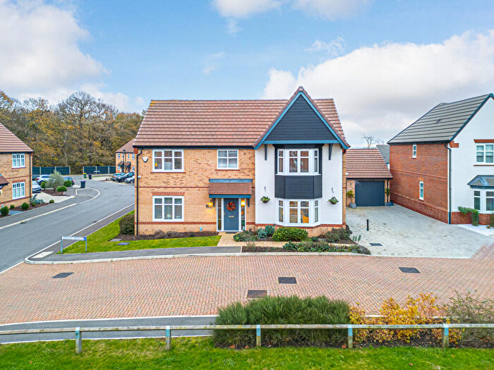 4 Bedroom Detached House For Sale In Regal Avenue, Hockley, SS5