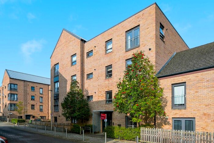 3 Bedroom Flat To Rent In Garvald Street, Liberton, Edinburgh, EH16