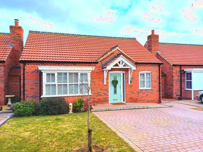 2 Bedroom Detached Bungalow For Sale In Rye Walk, Hibaldstow, Brigg, DN20
