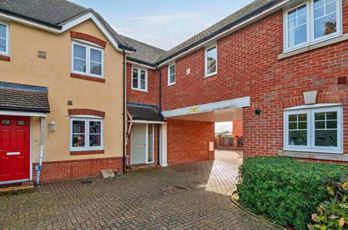 3 Bedroom House For Sale In Garstons Way, Holybourne, Alton, Hampshire, GU34