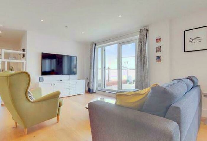 2 Bedroom Apartment To Rent In Palgrave Gardens, Marylebone, London, NW1