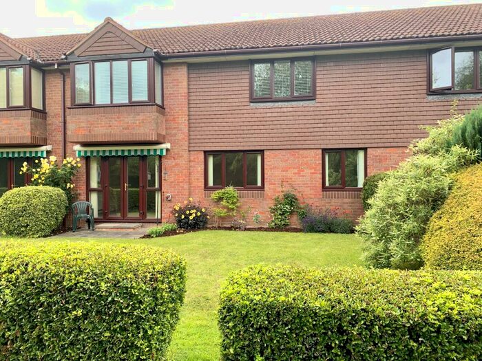 2 Bedroom Maisonette To Rent In Broadwater, Berkhamsted, HP4