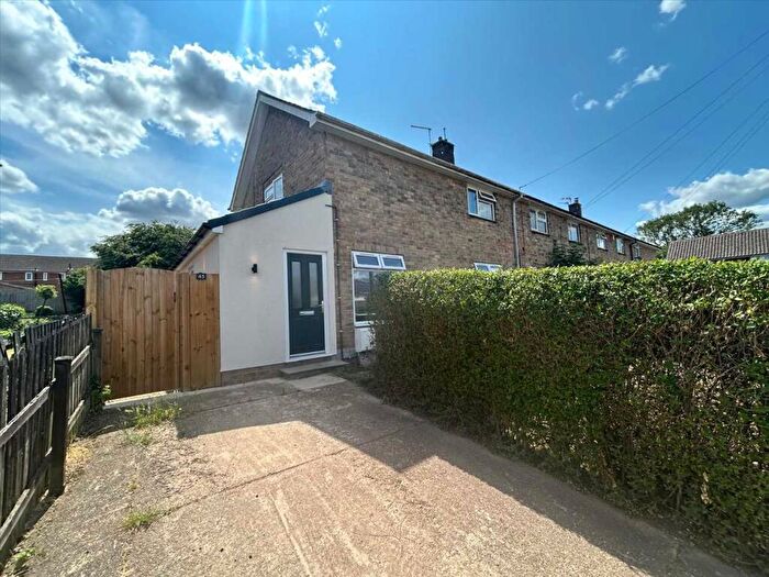 3 Bedroom Semi-Detached House For Sale In Plantation Road, Nottingham, NG12