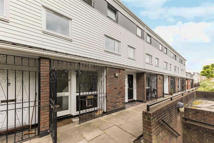 2 Bedroom Flat To Rent In Granby Street, London, E2