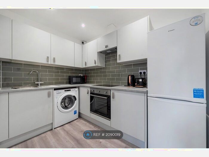 4 Bedroom Flat To Rent In Brooke Road, London, N16