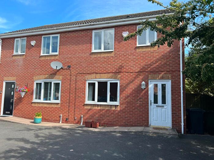 3 Bedroom Semi-Detached House To Rent In Doulton Court, Bedworth, Warwickshire, CV12
