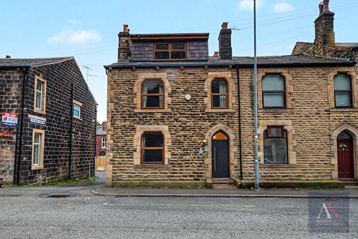4 Bedroom End Of Terrace House For Sale In Summit, Littleborough, OL15