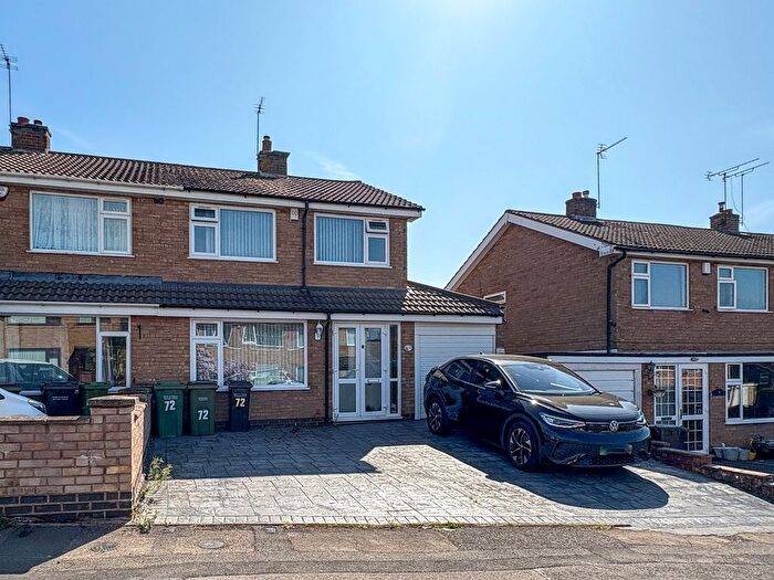 3 Bedroom Semi-Detached House To Rent In Windrush Drive, Oadby, LE2