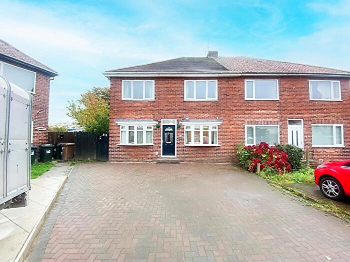 2 Bedroom Apartment For Sale In Sydney Grove, Sunholme Estate, Wallsend, NE28