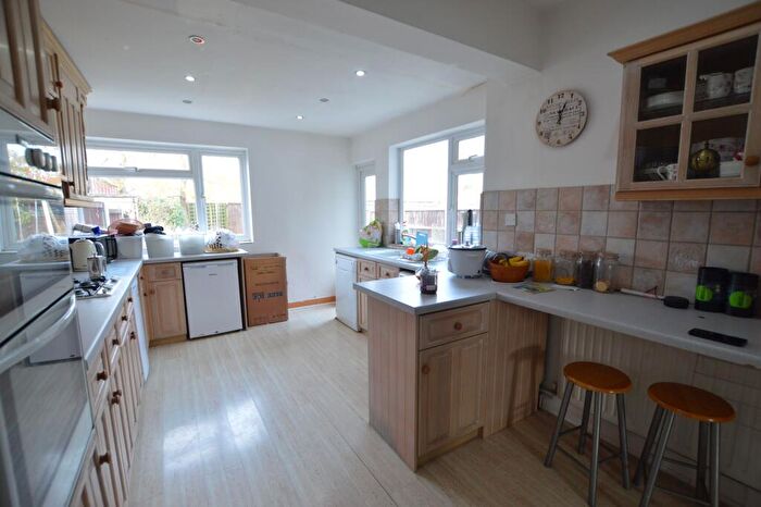 3 Bedroom Terraced House To Rent In St George's Road, IG1