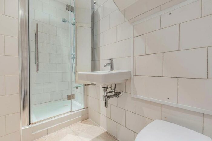 2 Bedroom Flat To Rent In Sylvester Road, Hackney, London, E8