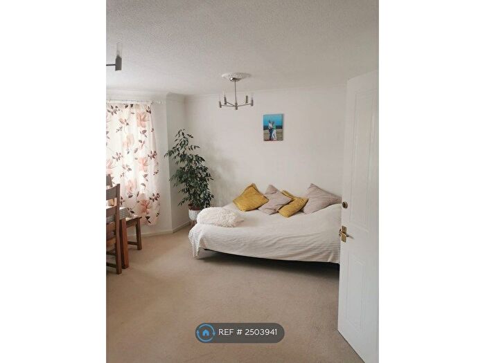 2 Bedroom Flat To Rent In Ingleside Court, South Croydon, CR2