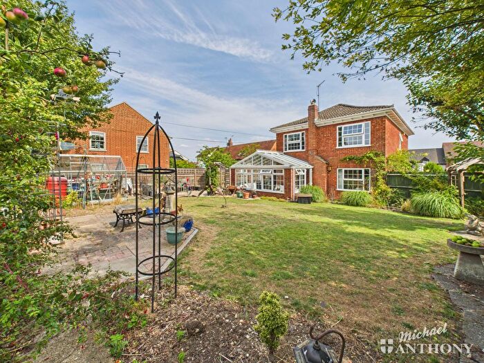 4 Bedroom Detached House For Sale In Barnett Way, Bierton, Aylesbury, HP22