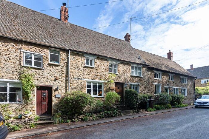 4 Bedroom Terraced House For Sale In Sibford Ferris, Banbury, OX15