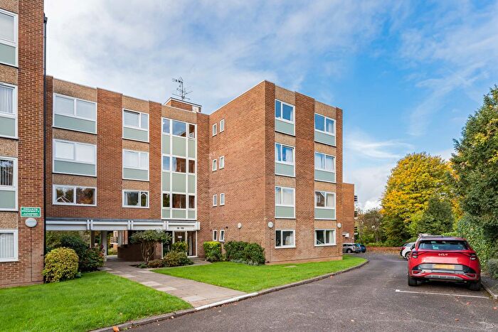 3 Bedroom Flat For Sale In Milton Road, Harpenden, AL5