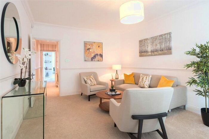 1 Bedroom Flat To Rent In The Old Vicarage, Bennett Street, London, W4