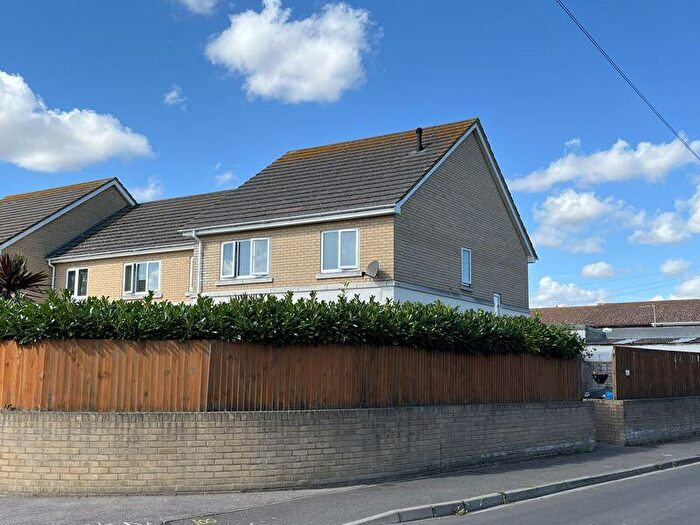 3 Bedroom End Of Terrace House For Sale In North Deal, CT14