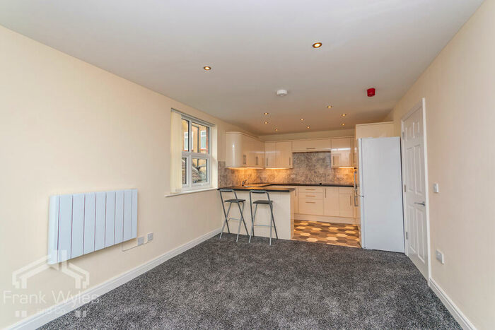 2 Bedroom Flat To Rent In Back St Annes Road West, , Lytham St Annes, Lancashire, FY8