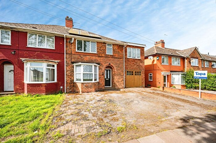 4 Bedroom Semi Detached House For Sale In Stuarts Road, Birmingham, B33