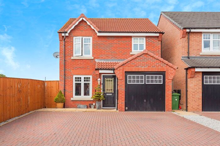 3 Bedroom Semi-Detached House For Sale In Herbage View, Crofton, Wakefield, WF4