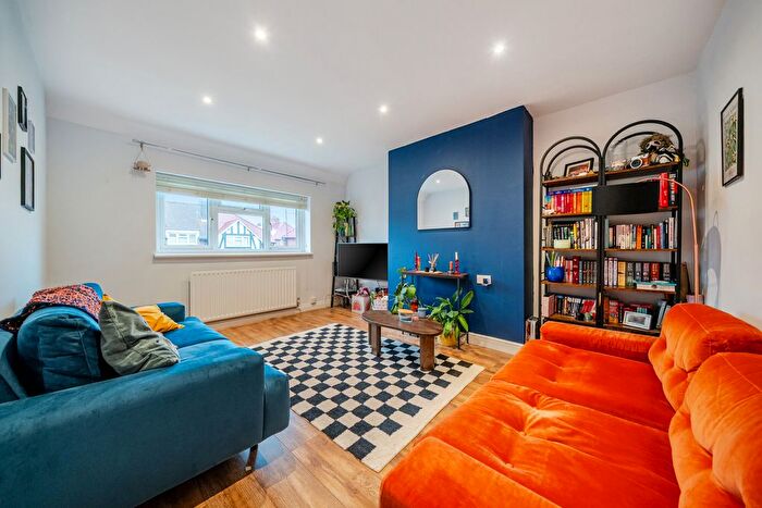 2 Bedroom Maisonette For Sale In Eltham Palace Road, London, SE9