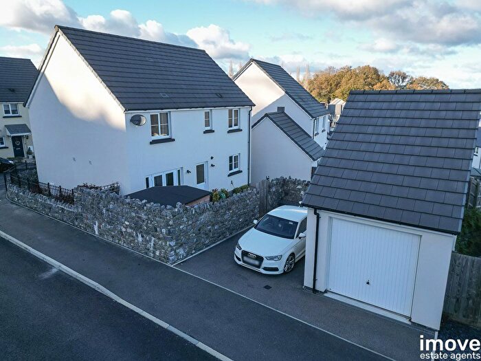4 Bedroom Detached House For Sale In Horseshoe Drive, Newton Abbot, TQ12
