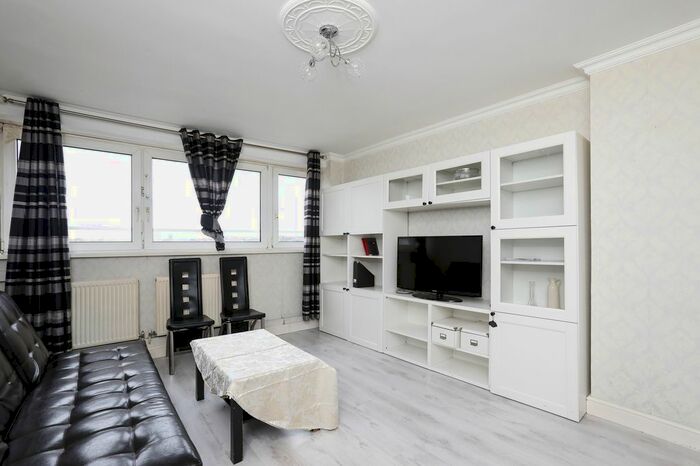 2 Bedroom Flat To Rent In Norland House, Queensdale Crescent, Holland Park, London, W11