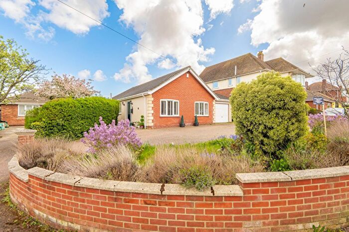 3 Bedroom Detached Bungalow For Sale In Lynn Grove, Gorleston, NR31
