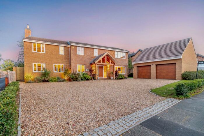 5 Bedroom Detached House For Sale In Middle Street, Nether Heyford, Northampton, NN7