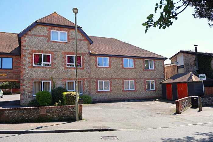2 Bedroom Flat For Sale In South Lane, Clanfield, PO8