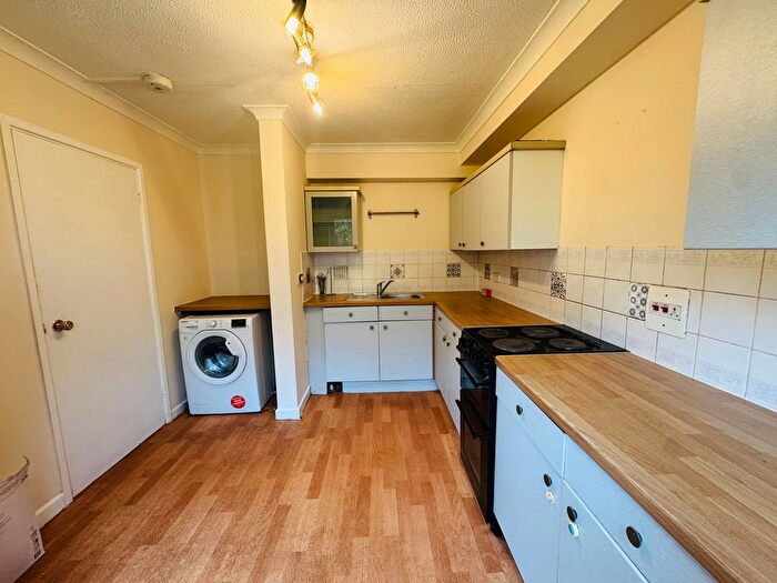 2 Bedroom Flat To Rent In Duchess Way, Bristol, BS16