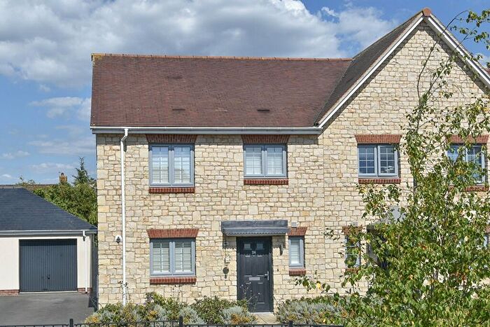 3 Bedroom Semi-Detached House To Rent In Longfield Drive, Wedmore, BS28