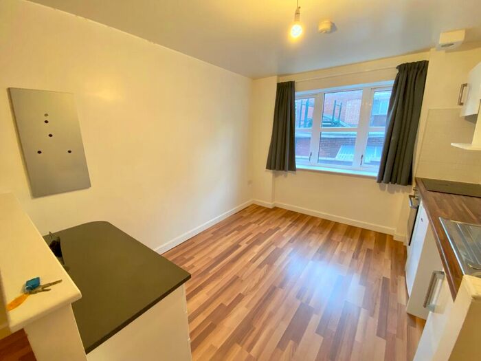 Studio To Rent In Clyde Court, Leicester, LE1