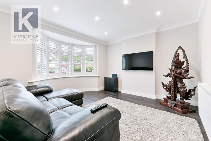 3 Bedroom Detached House To Rent In Fairfield Way, Epsom, KT19