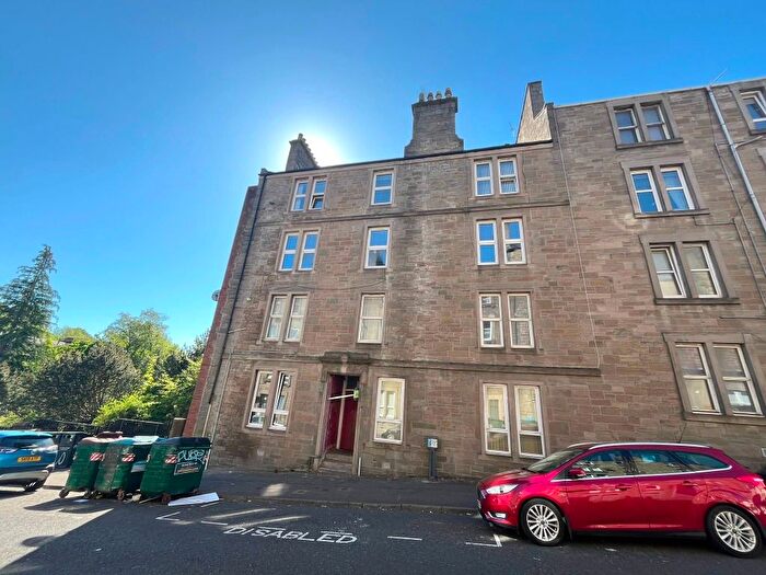 3 Bedroom Flat To Rent In Cleghorn Street, West End, Dundee, DD2
