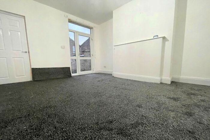 3 Bedroom Property To Rent In Kennedy Road, Salford, M5