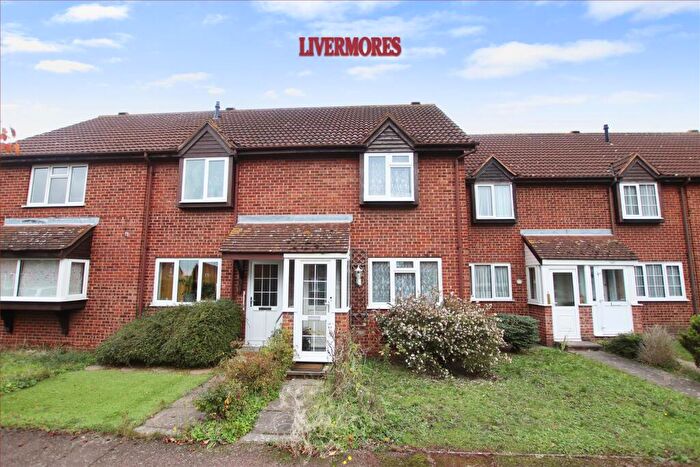 2 Bedroom Terraced House For Sale In Knights Manor Way, Dartford, DA1