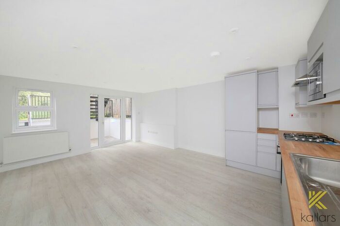 1 Bedroom Flat To Rent In Lewisham Way, London, Greater London, SE14