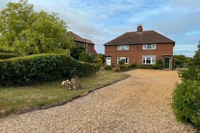 3 Bedroom Semi-Detached House To Rent In Mill Hill, King's Lynn, PE31