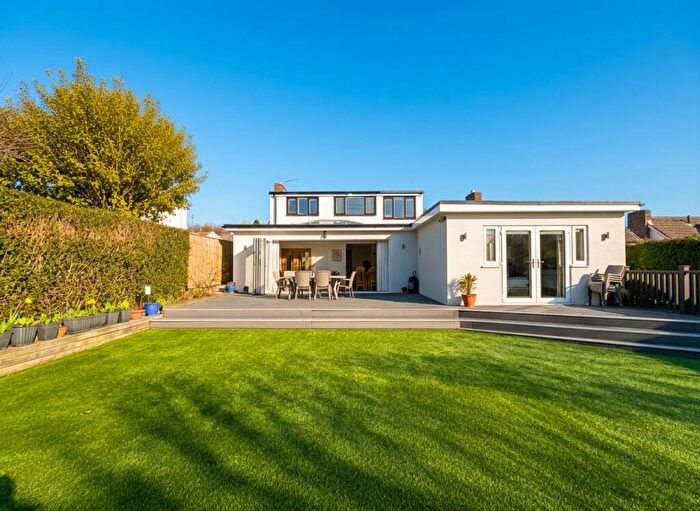 4 Bedroom Detached House For Sale In Orchard Road, Huddersfield, HD5