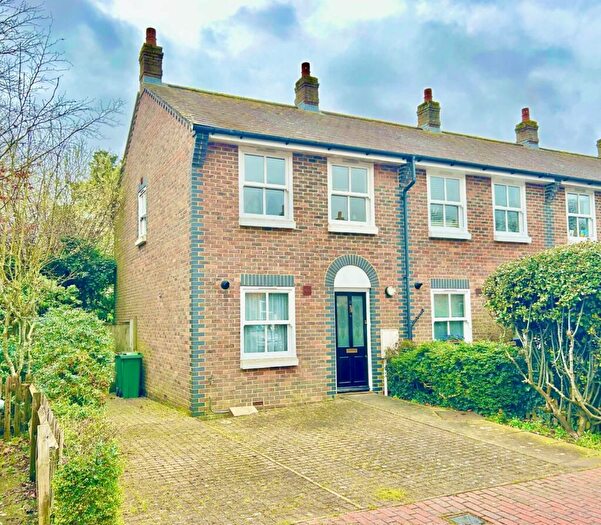 2 Bedroom End Of Terrace House For Sale In Tanners Brook, Lewes, BN7
