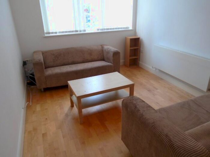 2 Bedroom Flat To Rent In Bristol Road, Selly Oak, Birmingham, B29