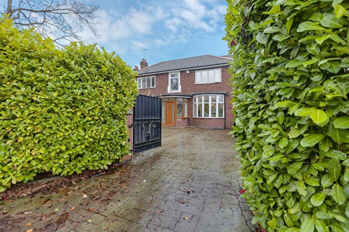 5 Bedroom Detached House For Sale In Offley Road, Sandbach, CW11