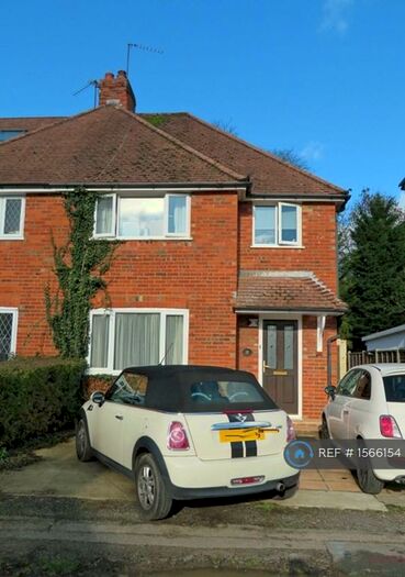 4 Bedroom Semi-Detached House To Rent In Beech Grove, Guildford, GU2
